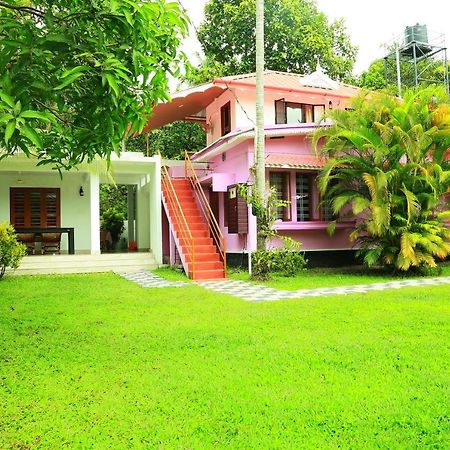 Marari Nest Beach Homestay Марарикулам Екстериор снимка