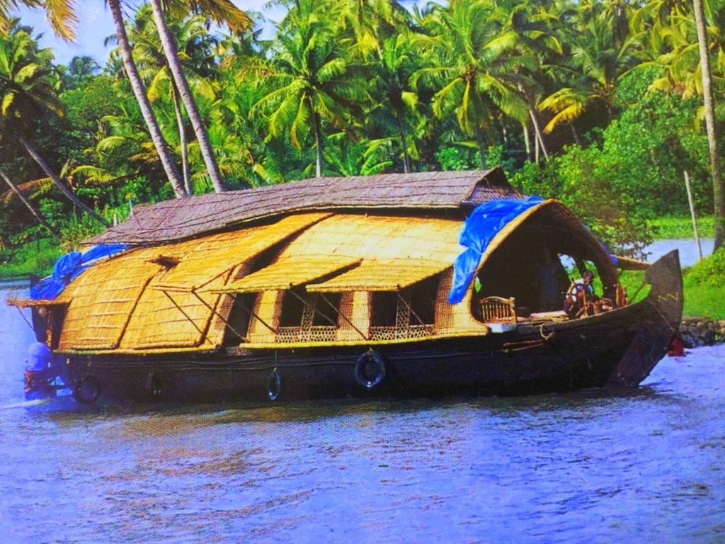 Marari Nest Beach Homestay Марарикулам Екстериор снимка